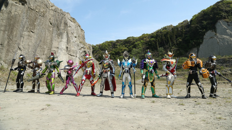 Kamen Rider Gaim the Movie: Great Soccer Battle! Golden Fruits Cup! still 1
