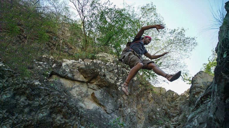 Primal Survivor still 5