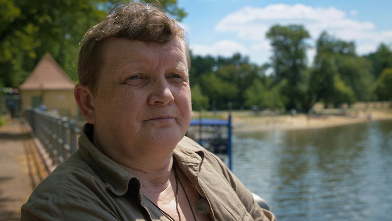 Uferfrauen - Lesbian Life and Love in the GDR still 8