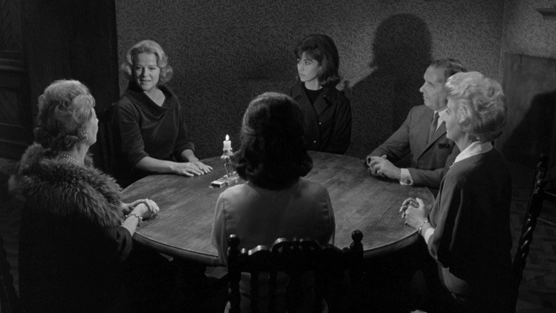 Seance on a Wet Afternoon still 2