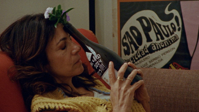 Isabel still 3