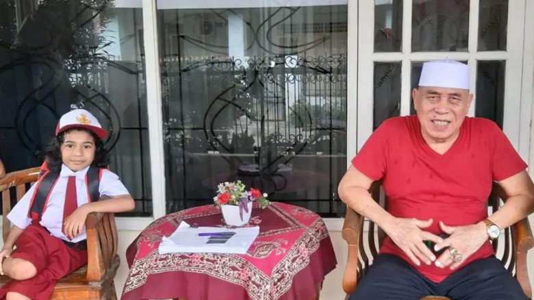 Jangan Panggil Gue Pak Haji still 1