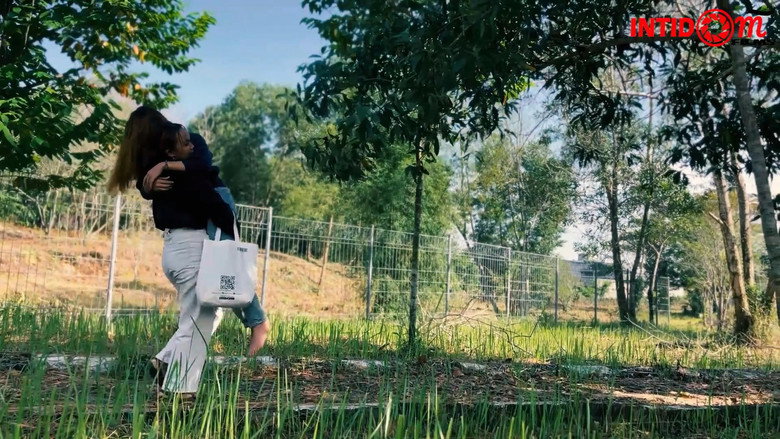 Memiliki Viola still 5