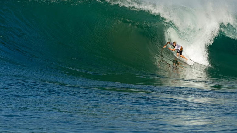 4 Waves 1 Hour still 1