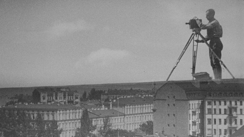 Man with a Movie Camera still 8