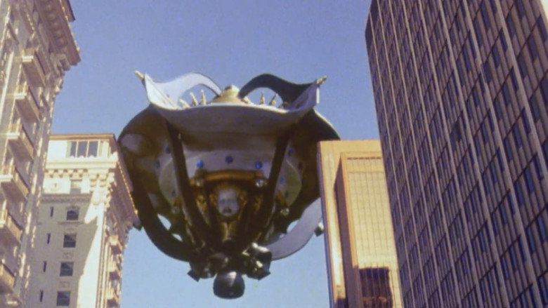 Plan 10 from Outer Space still 2