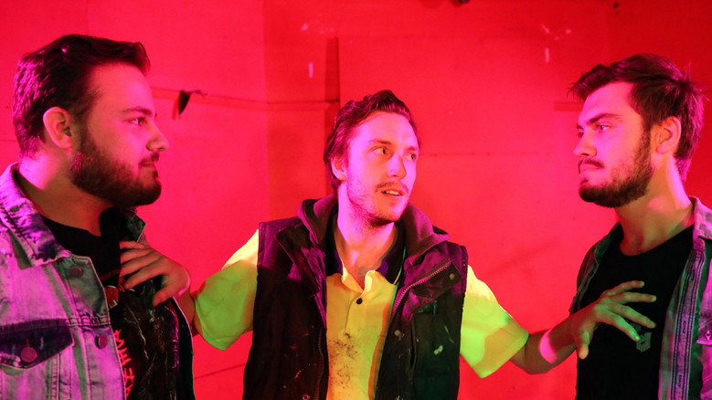 Inn of the Damned still 2