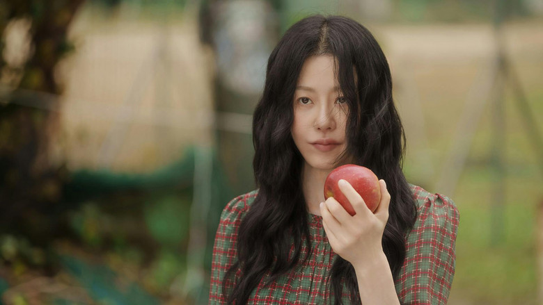Queen Mantis still 5