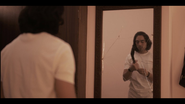 The Mirror Room still 2